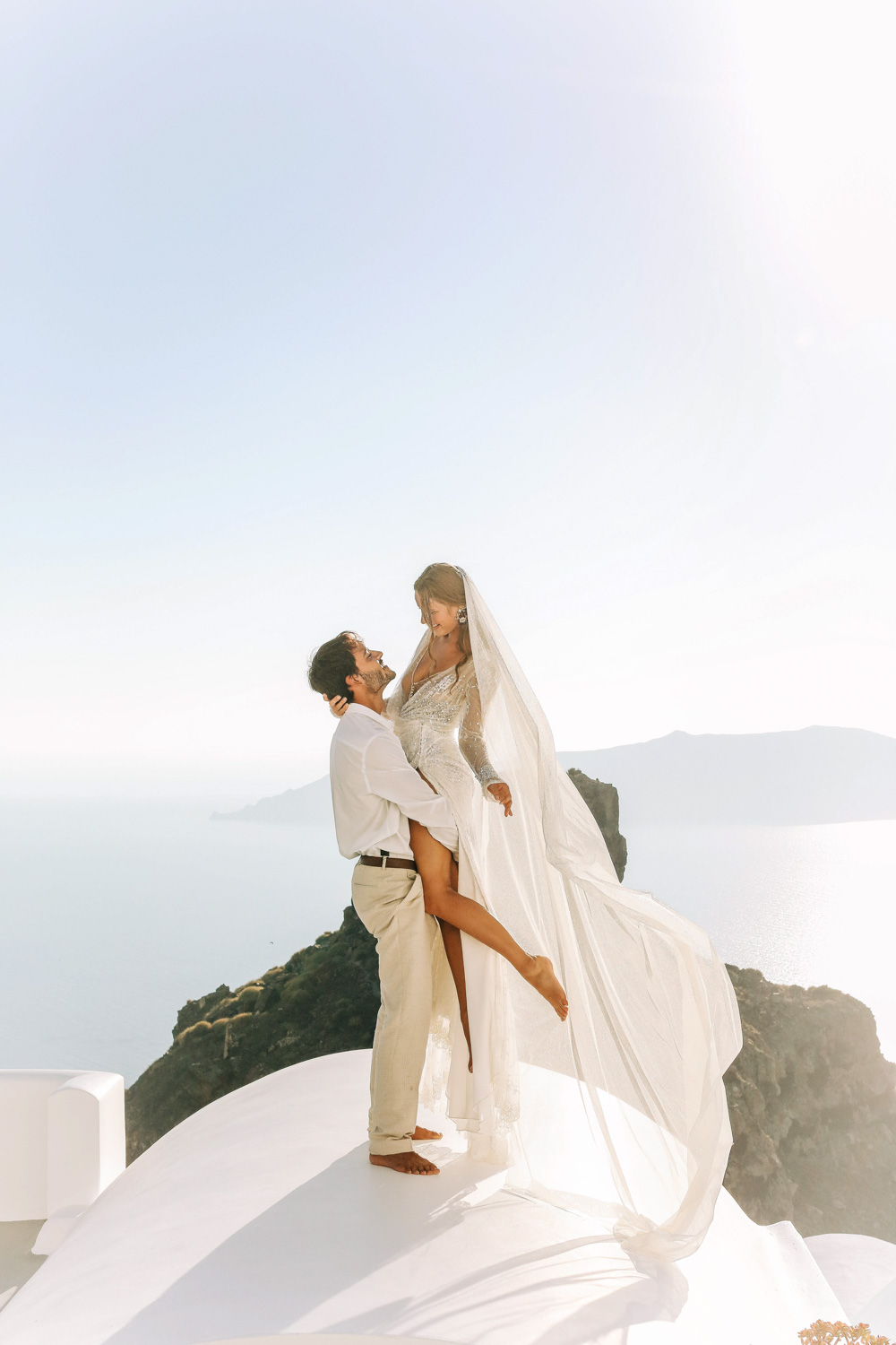 Picture the scene: whitewashed buildings clinging to the cliffs, infinite views across the Mediterranean and the allure of endless sunshine. Perched above the Aegean Sea, Grace Hotel of Auberge Resorts Collection really was the dreamiest backdrop for our recent workshop in Santorini.
